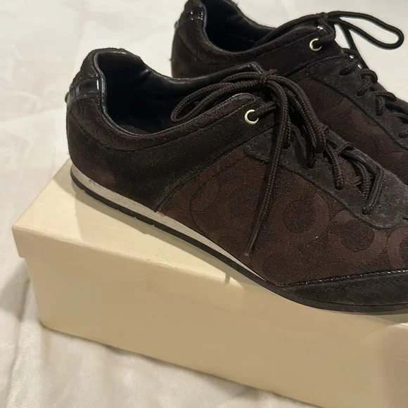 Coach Kelbie sneakers size 8 brown lace up Amazing Valentines Gift 🩷 Brand New - Picture 3 of 5